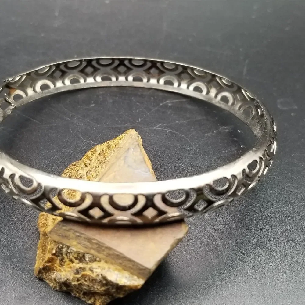 Heirloom carved openwork bracelet B817